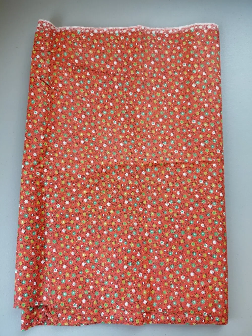 VTG Fabric Ditsy Floral Tomato Red Cottage Cotton 2.5 YDS by 34